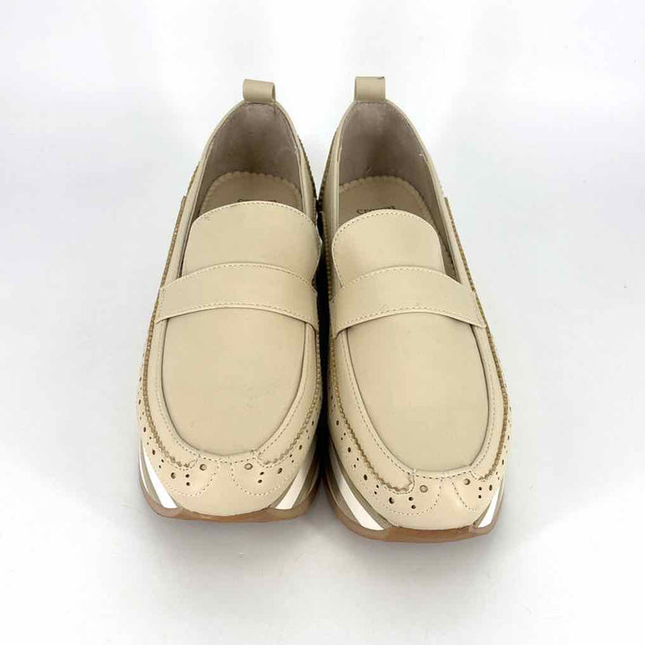Shoe Size 8 CROWN & IVY Beige Flats