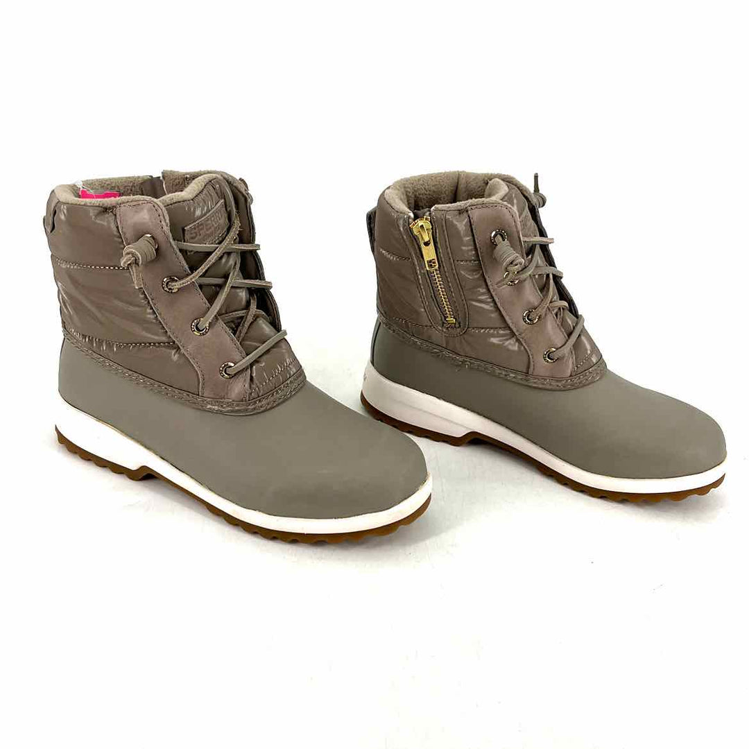 Shoe Size 6.5 Gray Boots