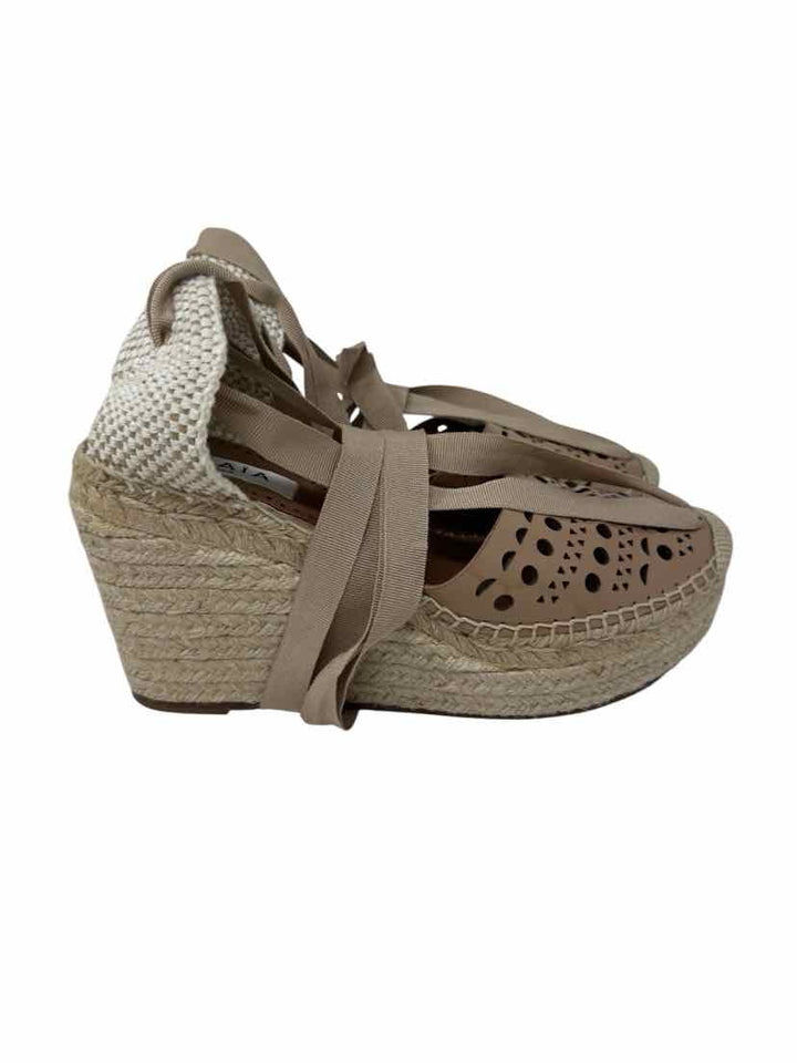 Shoe Size 39 Beige Sandals