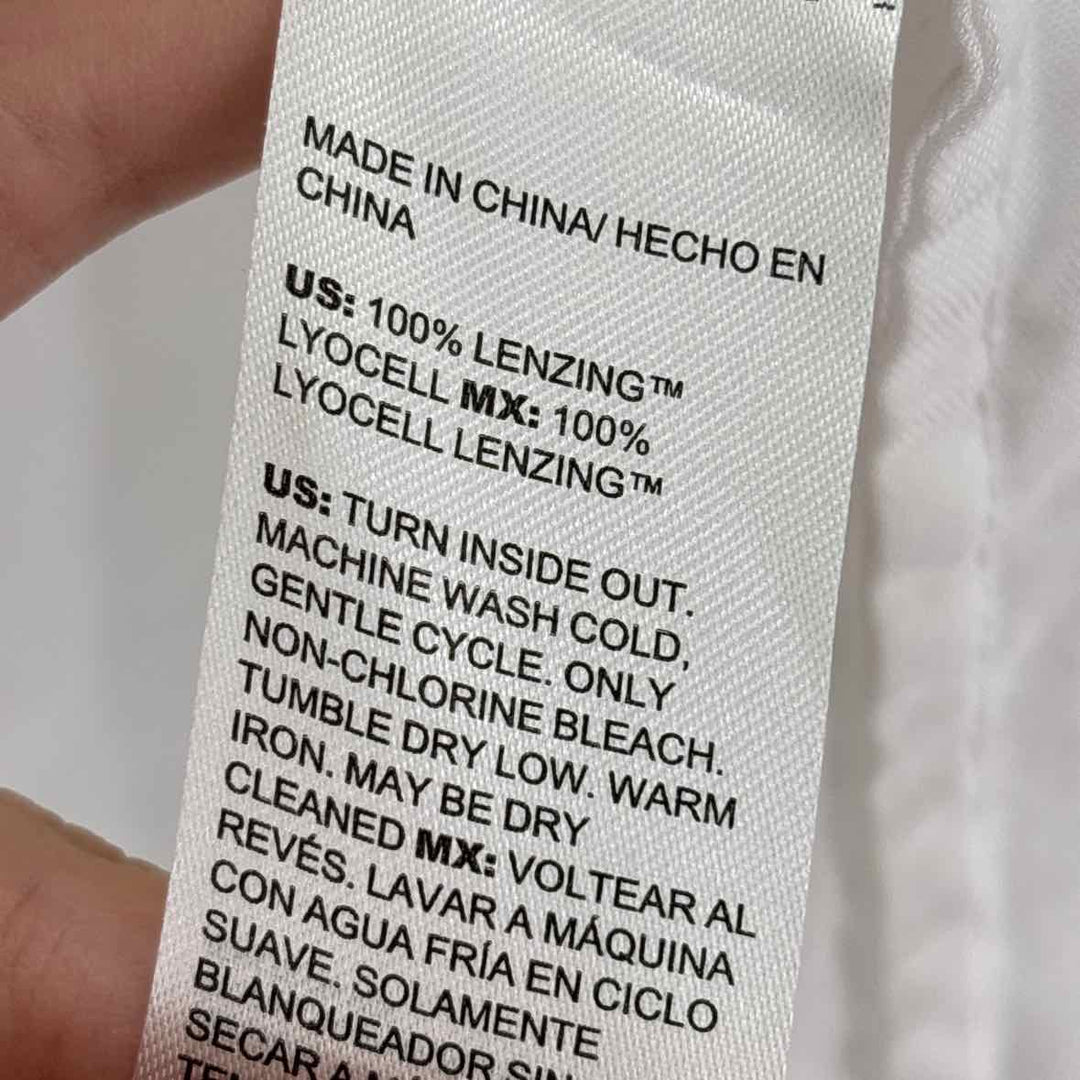 Size 6 Chico's White Shirt
