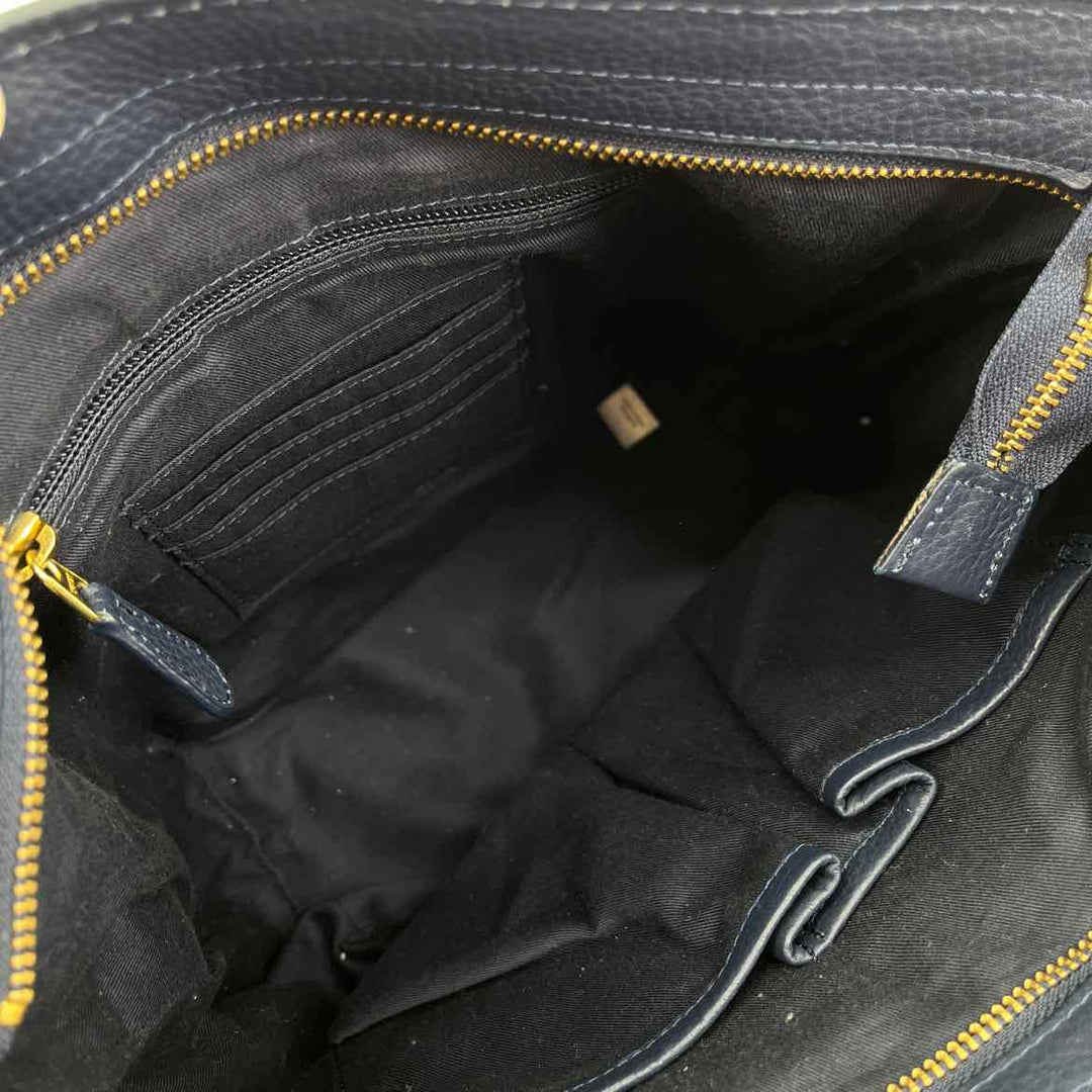 TOMMY BAHAMA Purse