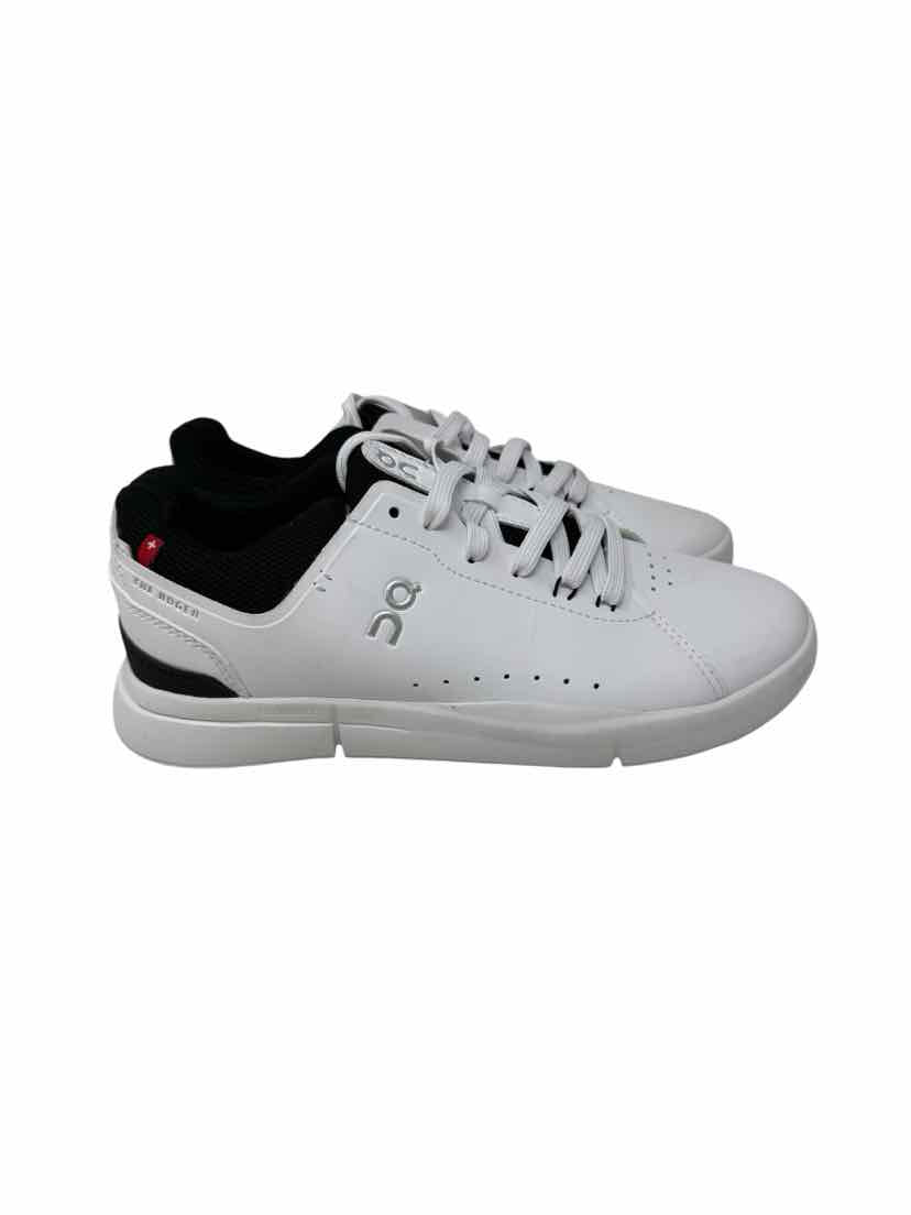 Shoe Size 40 ON CLOUD White Leather Sneakers