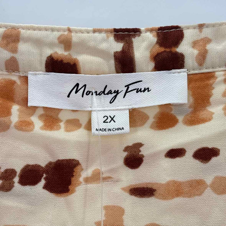 Size 2X Cream Shorts
