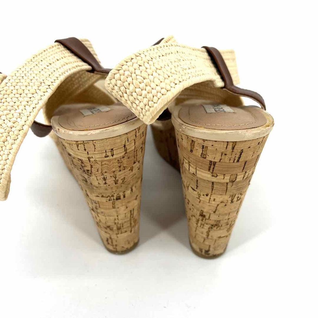 Shoe Size 9.5 Steve Madden Beige Sandals