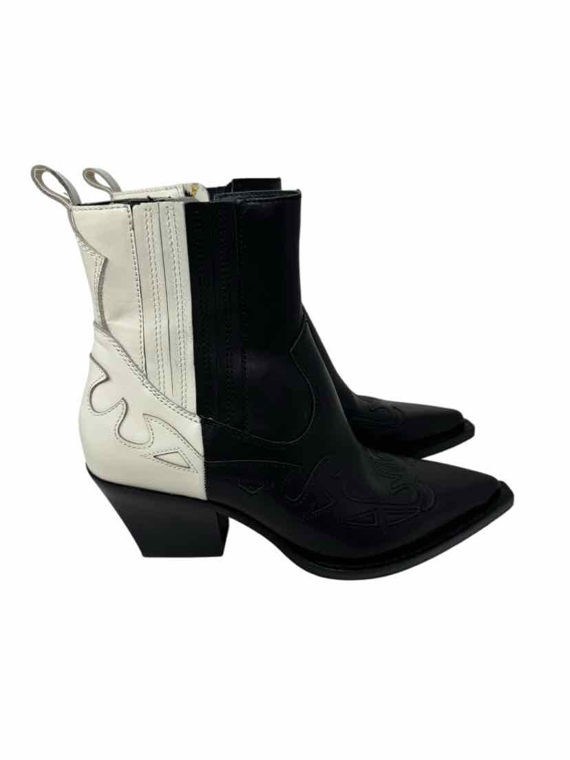 Shoe Size 7 Dolce Vita White Leather Boots