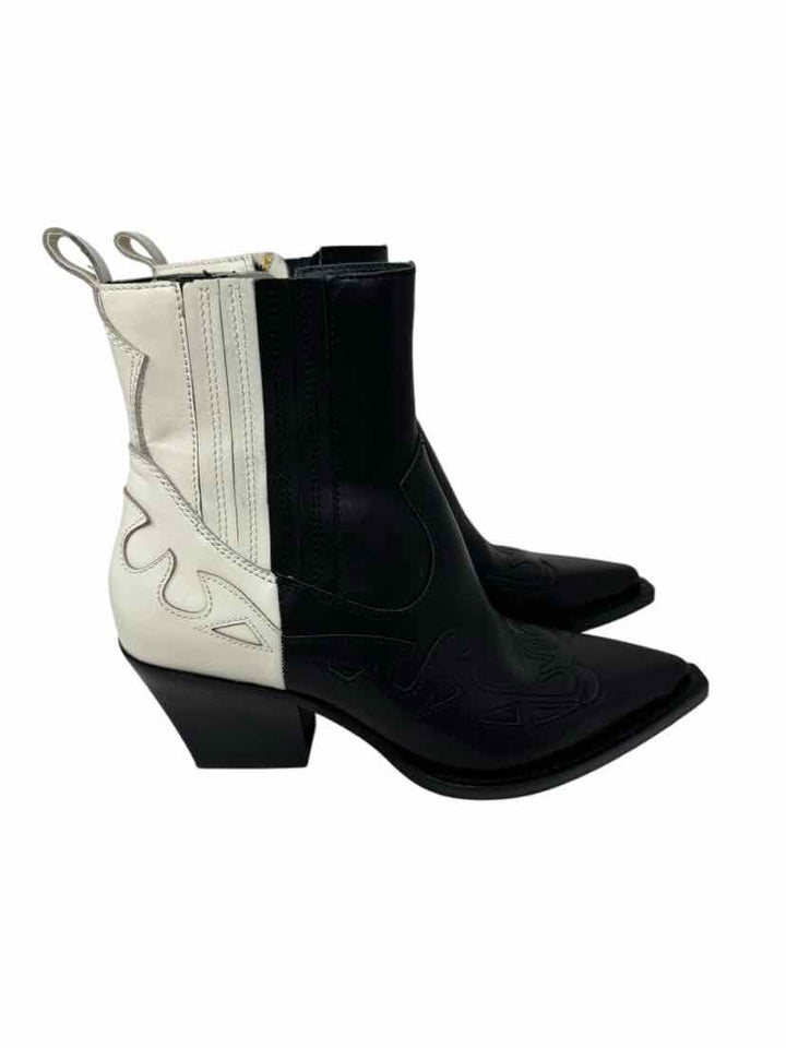Shoe Size 7 Dolce Vita White Leather Boots