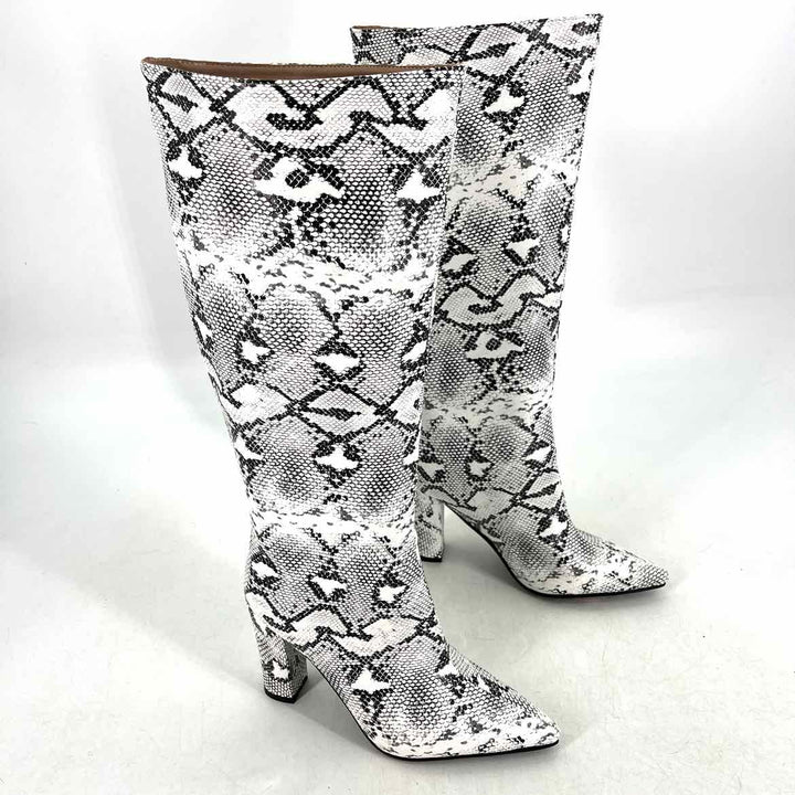 Shoe Size 38 White Faux Leather Boots