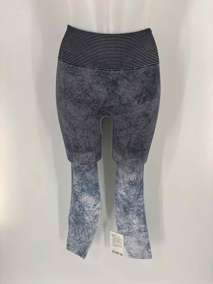 Size 6 Lululemon Navy Print Pants