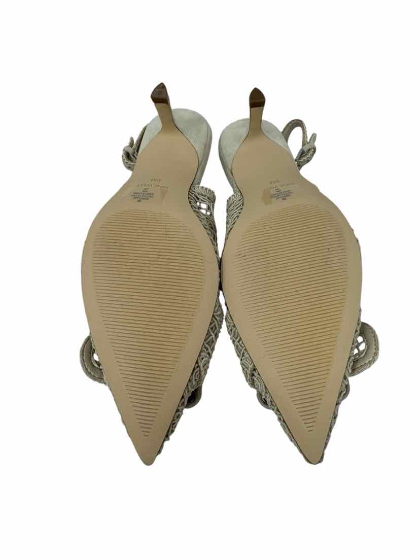 Shoe Size 9 Nine West Cream Pumps