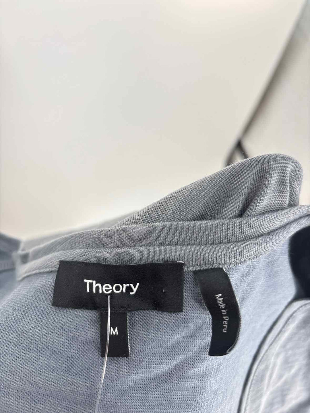 Size M THEORY Gray Shirt