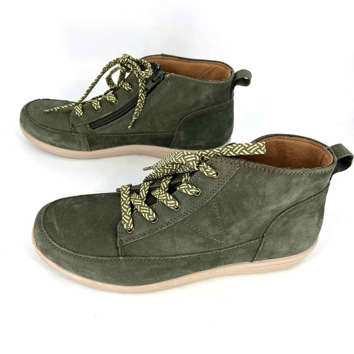 Shoe Size 9 VIONIC Olive Suede Boots