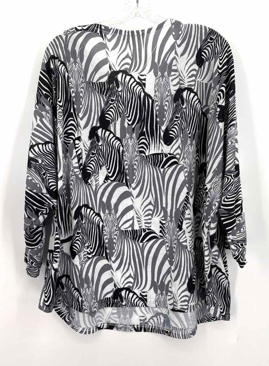 Size 3X CYNTHIA ROWLEY Gray Shirt