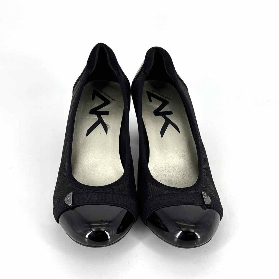 Shoe Size 7 Anne Klein Black Pumps
