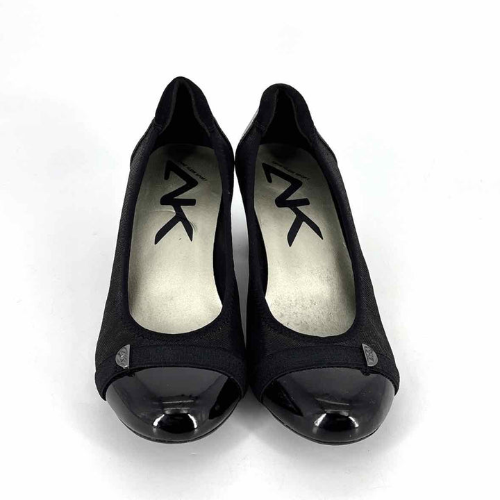 Shoe Size 7 Anne Klein Black Pumps