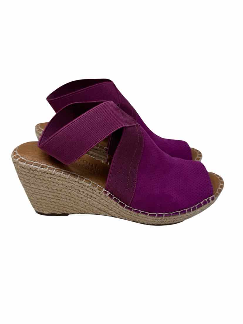Shoe Size 8.5 GENTLE FAWN Fuschia Suede Sandals