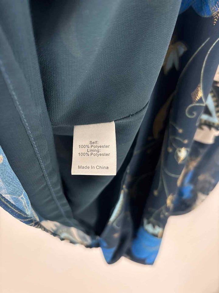 Size M TUCKERNUCK Navy Print Shirt