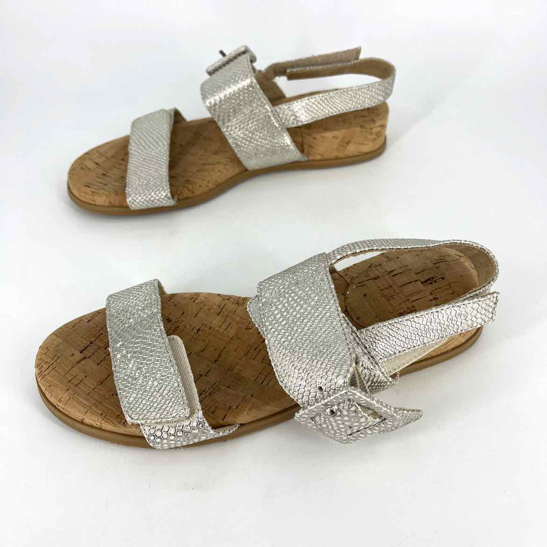 Shoe Size 7.5 Silver Faux Leather Sandals