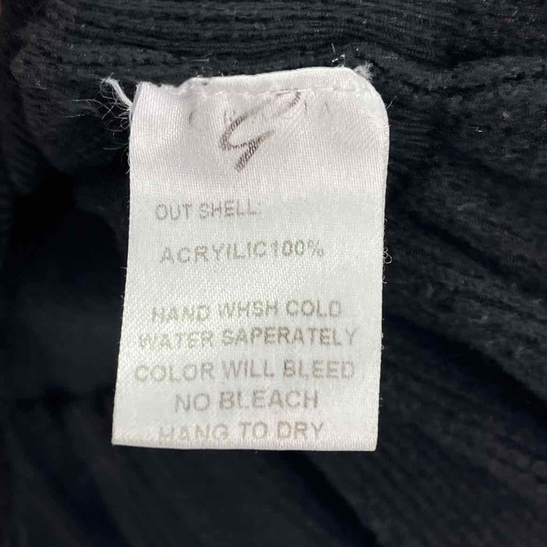 Size M GRACIA Black Sweater