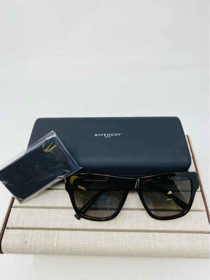 GIVENCHY Luxury - Sunglasses