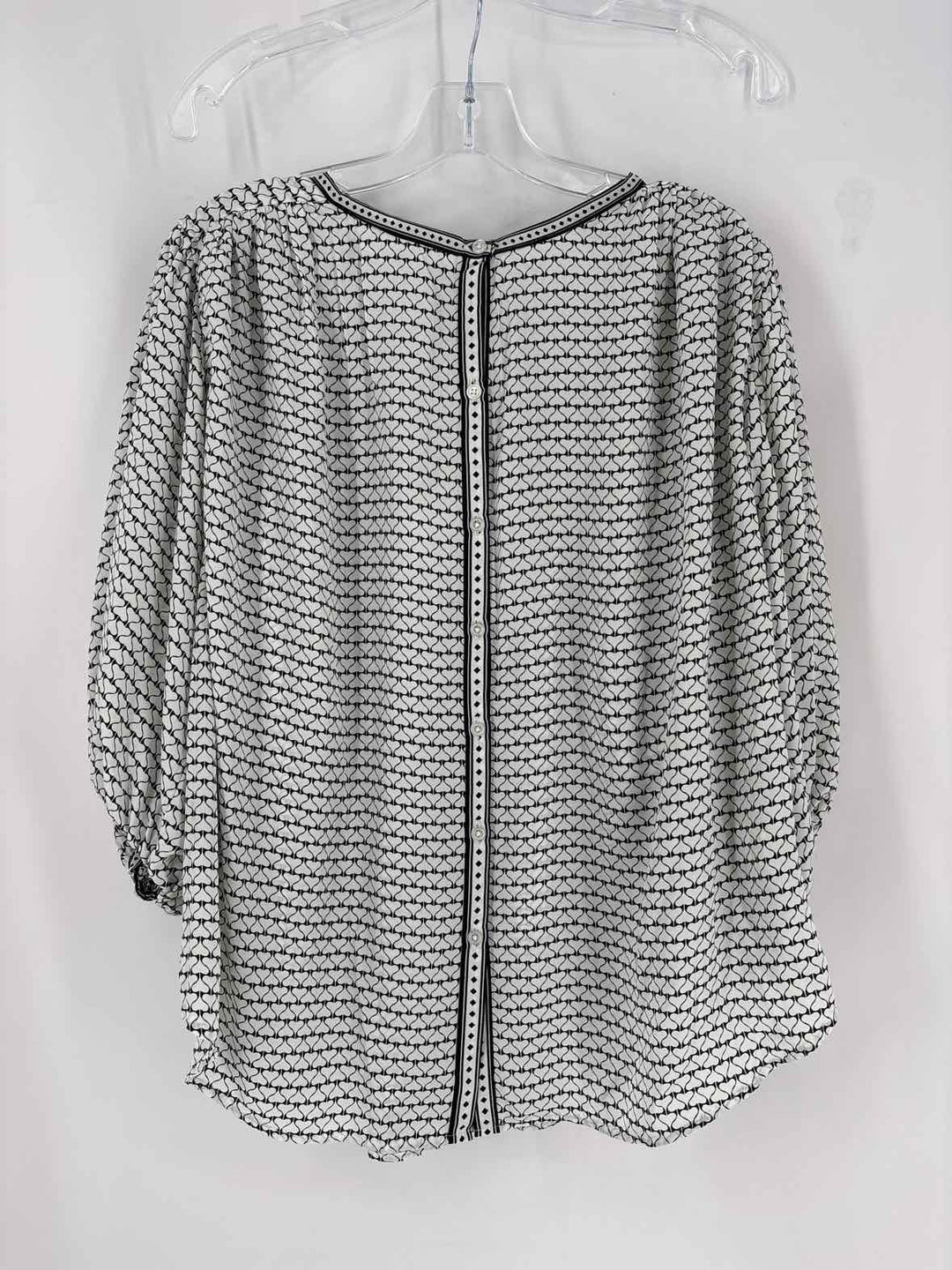 Size 1X MAX STUDIO Black/White Shirt