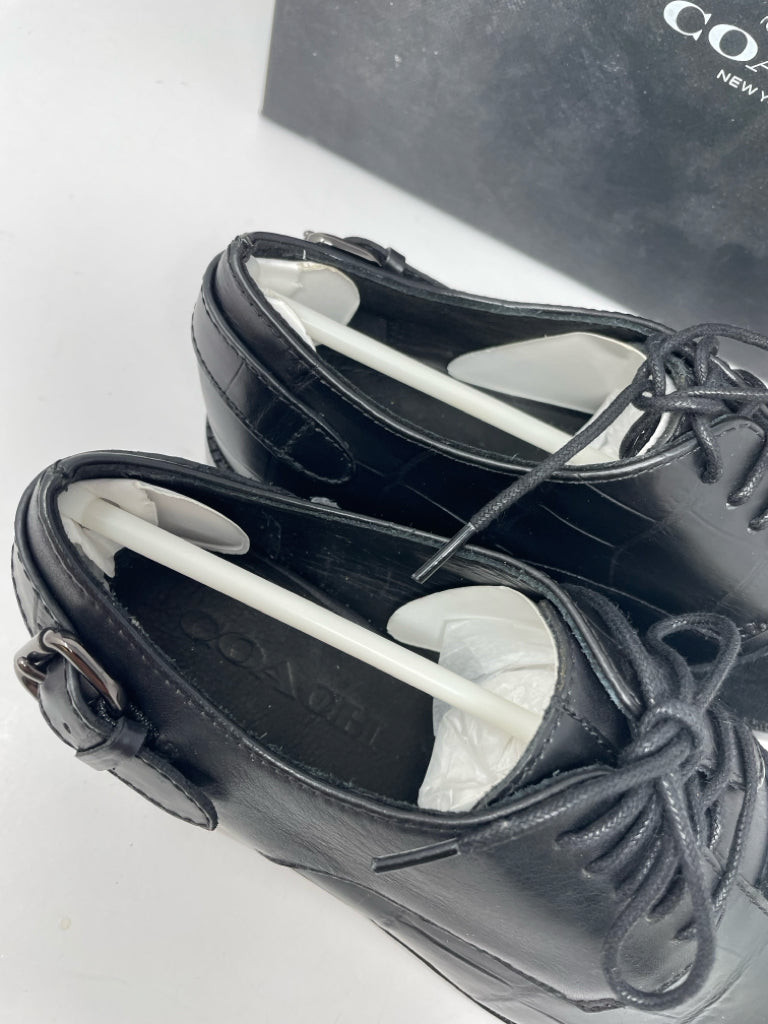 Shoe Size 6 Coach Black Flats