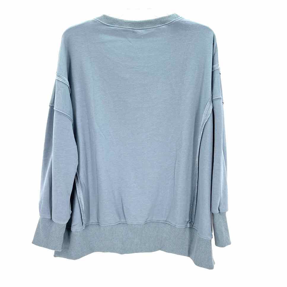 Size M Light Blue Knit Shirt
