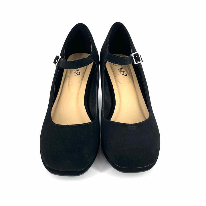 Shoe Size 8.5 Black Pumps