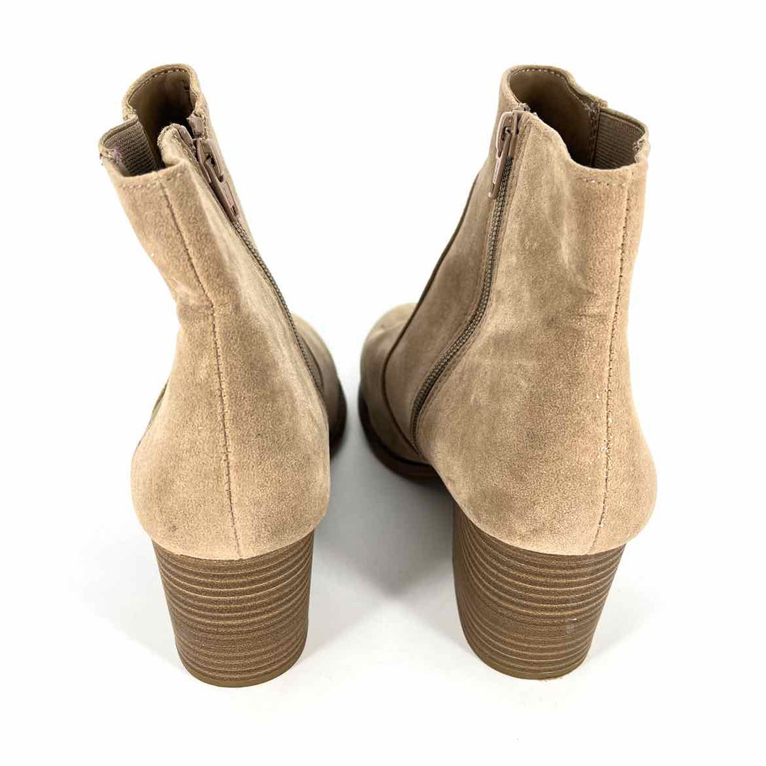 Shoe Size 11 UNIVERSAL THREAD Tan Boots