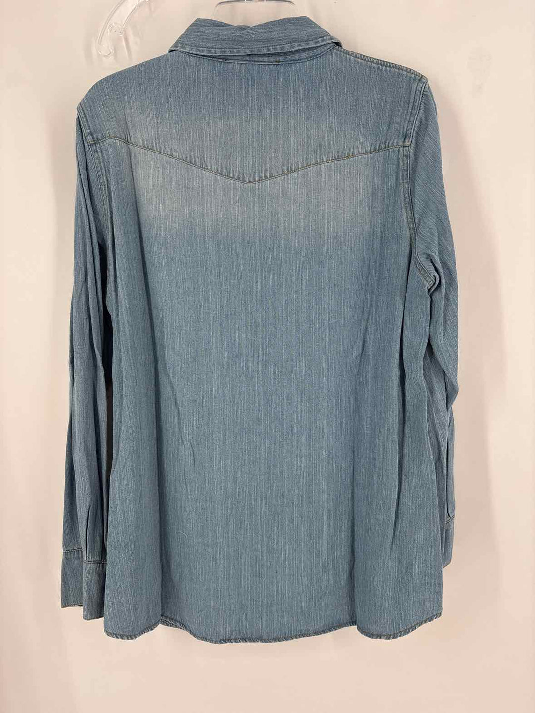 Size XL TUCKERNUCK Denim Shirt