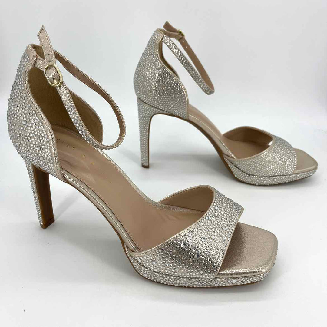 Shoe Size 11 KELLY & KATIE Silver Pumps