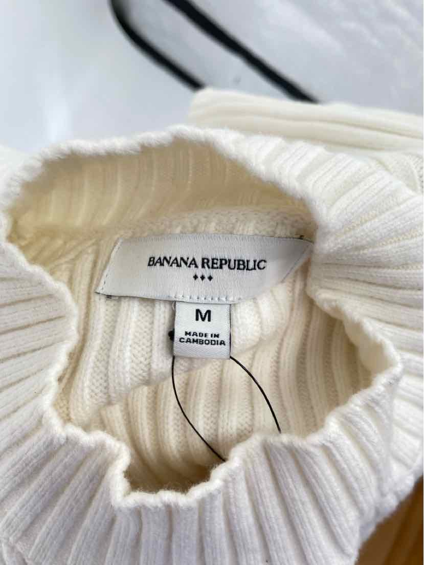 Size M Banana Republic Cream Sweater