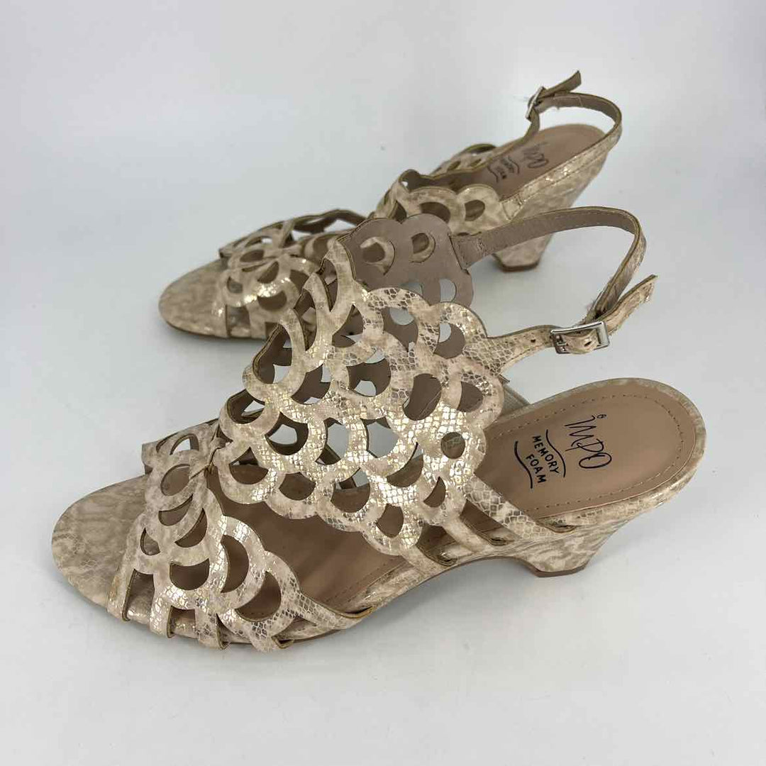 Shoe Size 10 IMPO Champagne Sandals