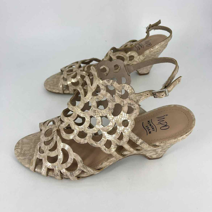 Shoe Size 10 IMPO Champagne Sandals