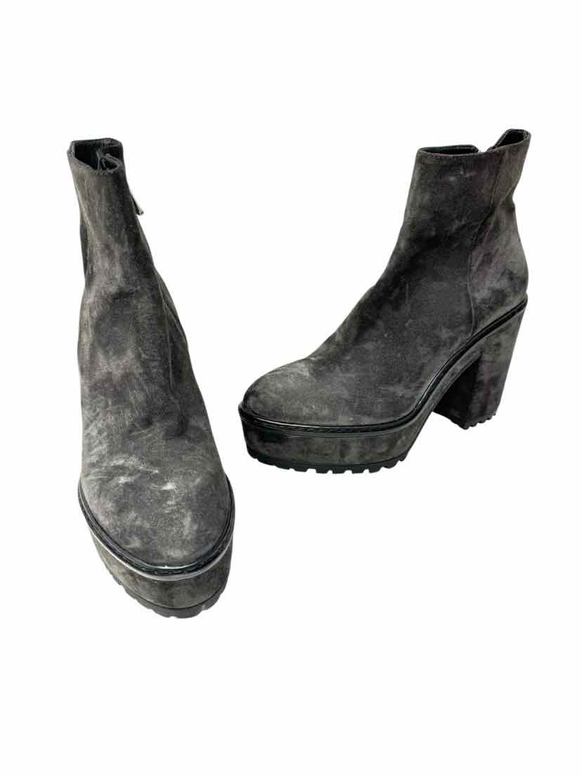 Shoe Size 39 Gray Suede Boots