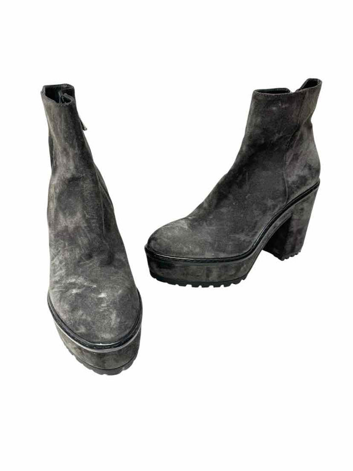 Shoe Size 39 Gray Suede Boots