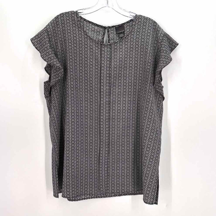 Size XL Black/White Shirt