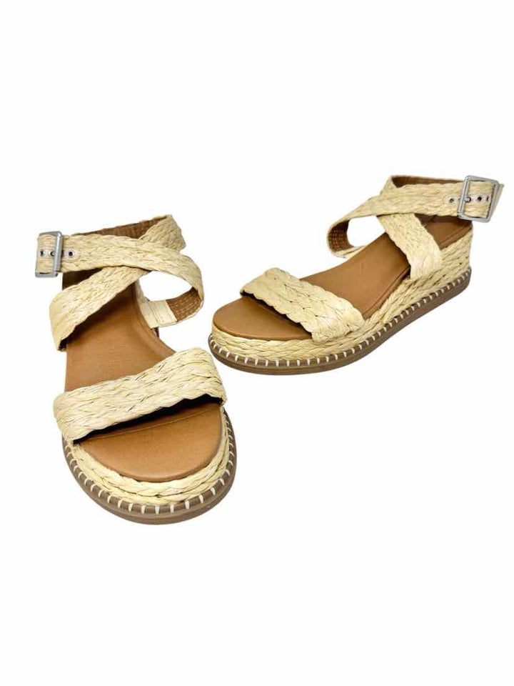 Shoe Size 9.5 UNIVERSAL STANDARD Tan Sandals
