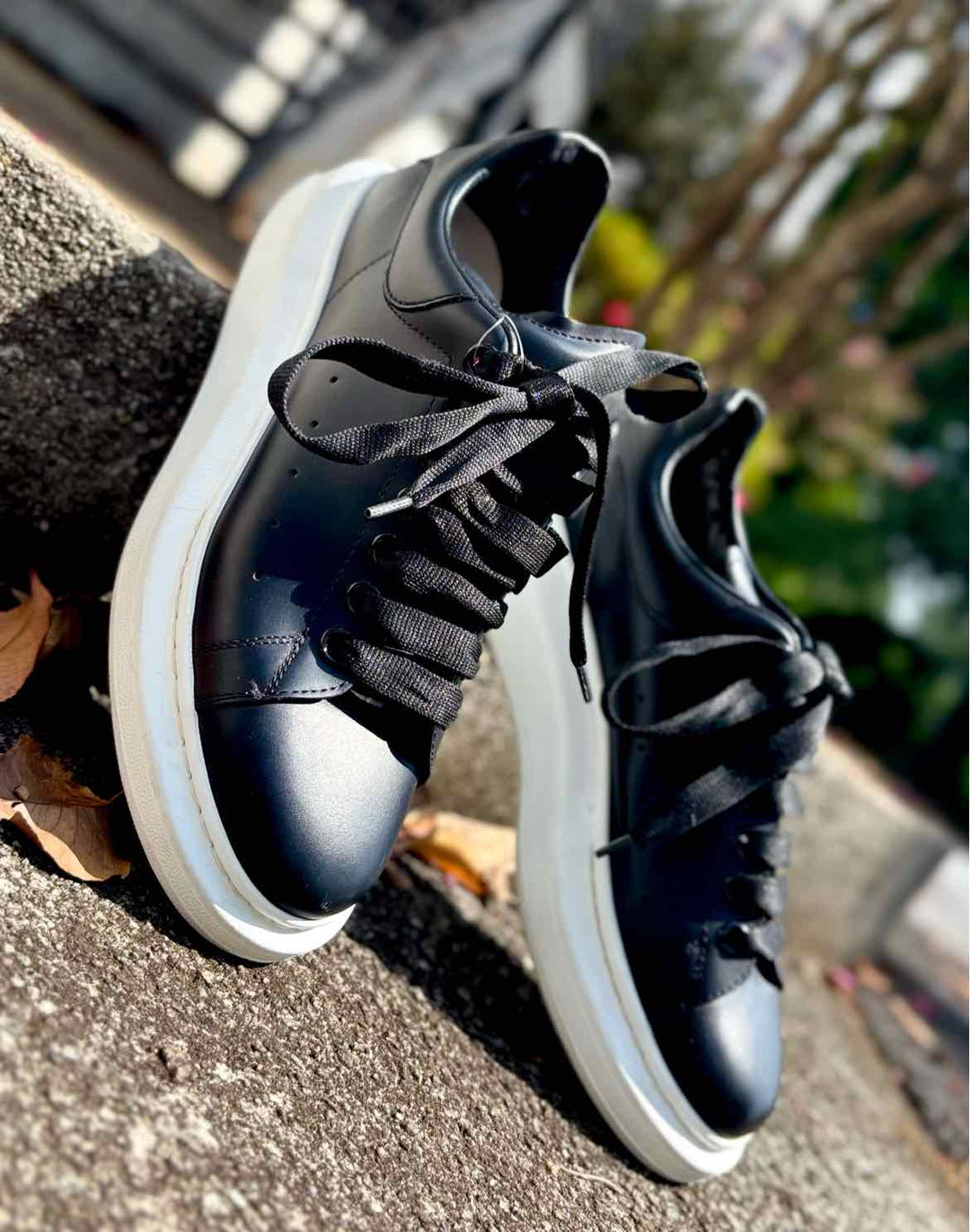 Shoe Size 9.5 Alexander McQueen Black Leather Luxury - Sneakers
