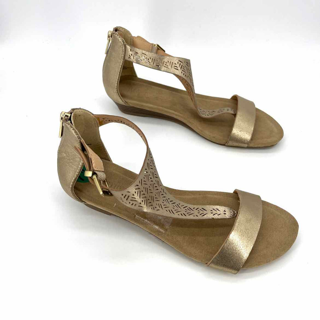 Shoe Size 7.5 Kenneth Cole Gold Sandals