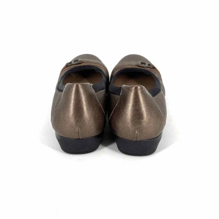 Shoe Size 7.5 CLARKS Brown Flats