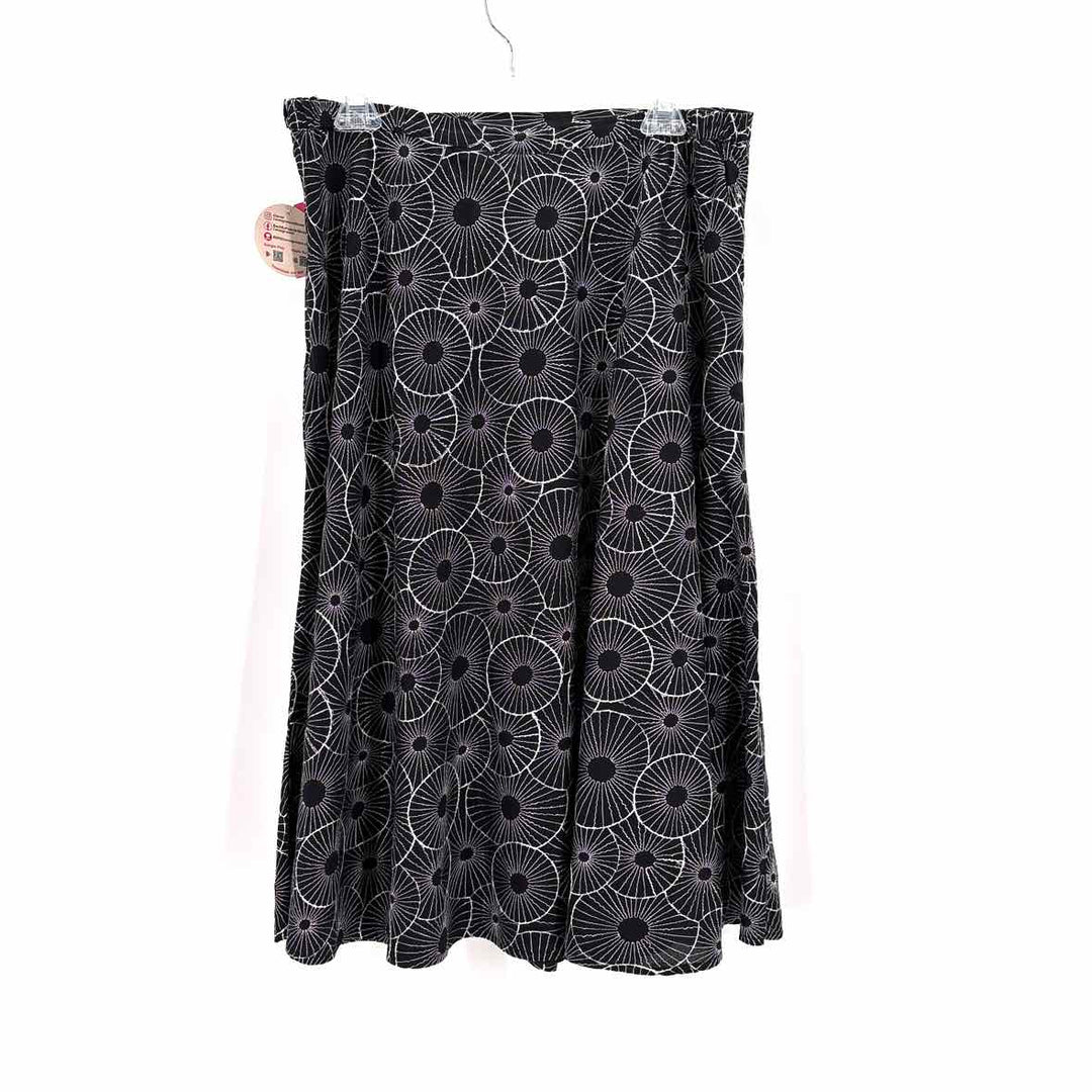 Size L Chico's Black Skirt