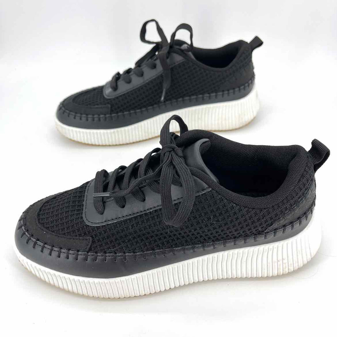 Shoe Size 8.5 Black Knit Sneakers