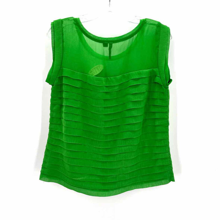 Size M Green Shirt