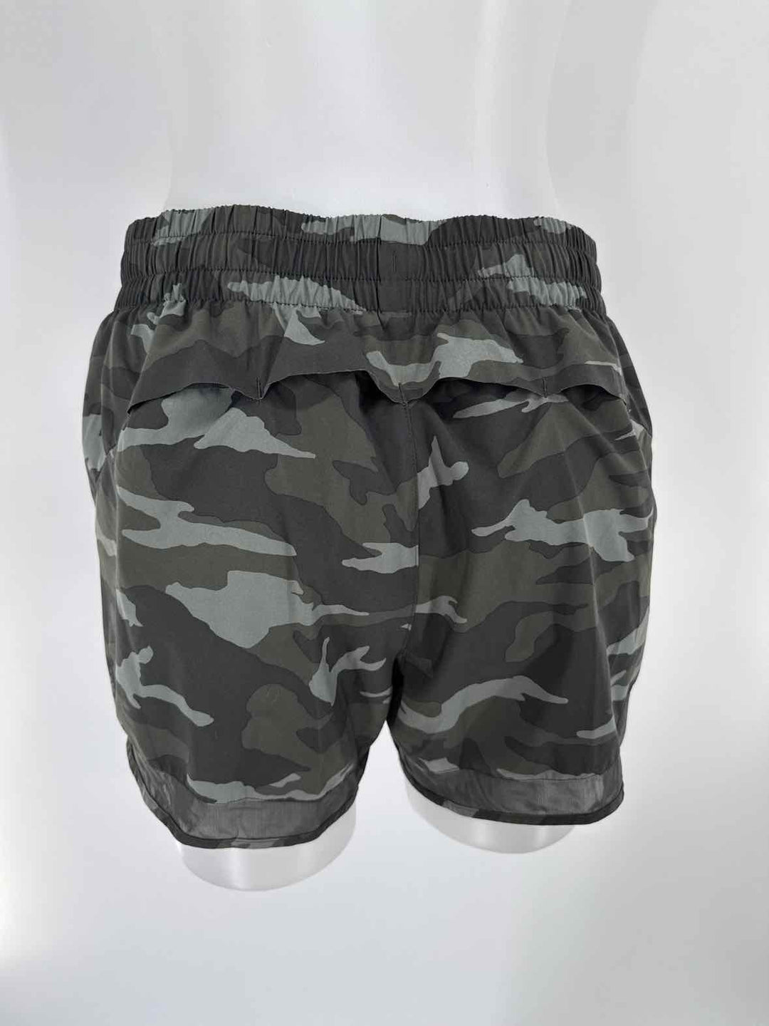 Size M Athleta Green Print Shorts