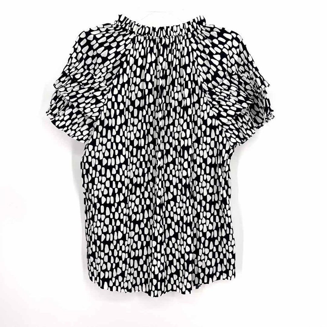 Size M Chico's Multi-Color Shirt