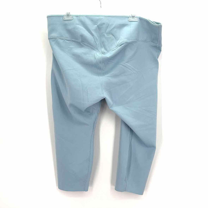 Size 2X Nike Light Blue Capri