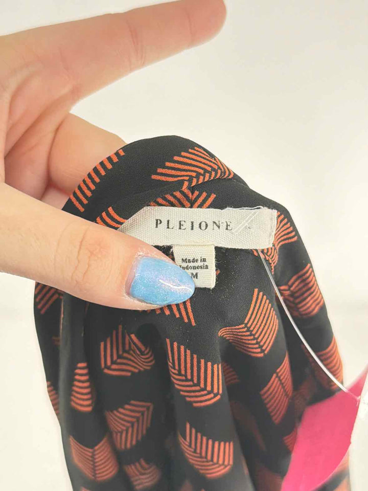 Size M PLEIONE Black Shirt