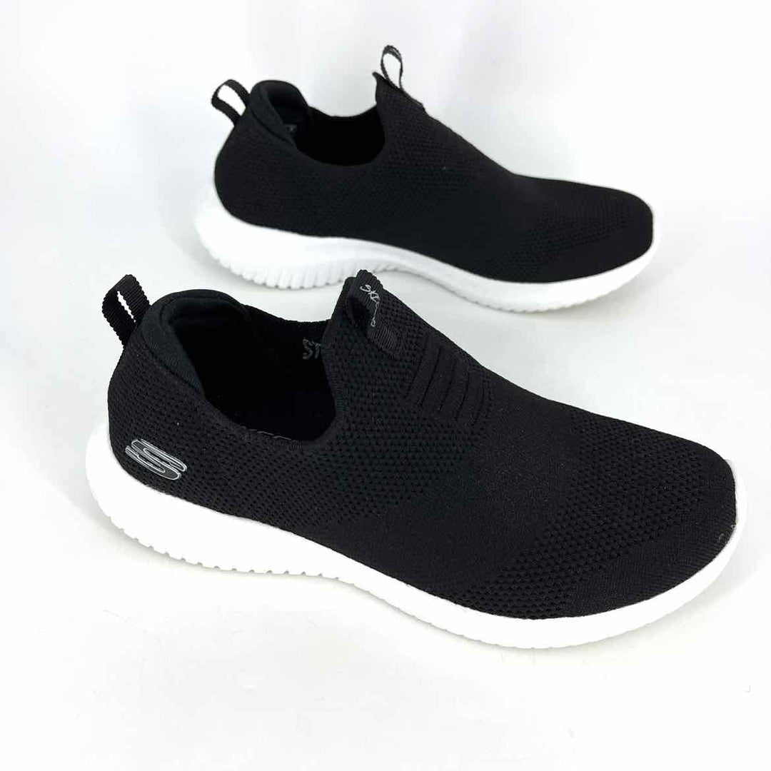 Shoe Size 7 Sketchers Black Flats