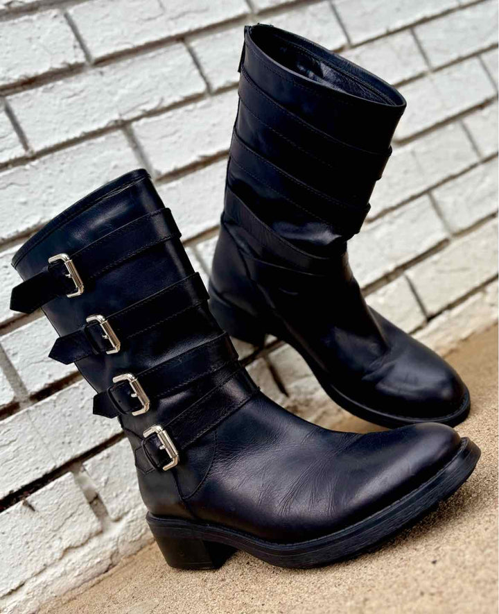 Shoe Size 7.5 Black Leather Boots