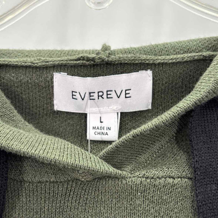 Size L EVEREVE Green Knit Sweater